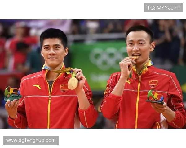 西安羽毛球队与南京羽毛球队赛后复盘分析配合策略与表现