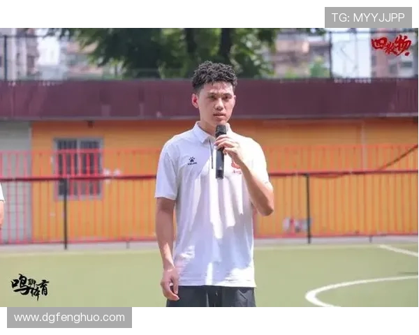 韩硕的成长之路：从青涩少年到职场精英的蜕变历程